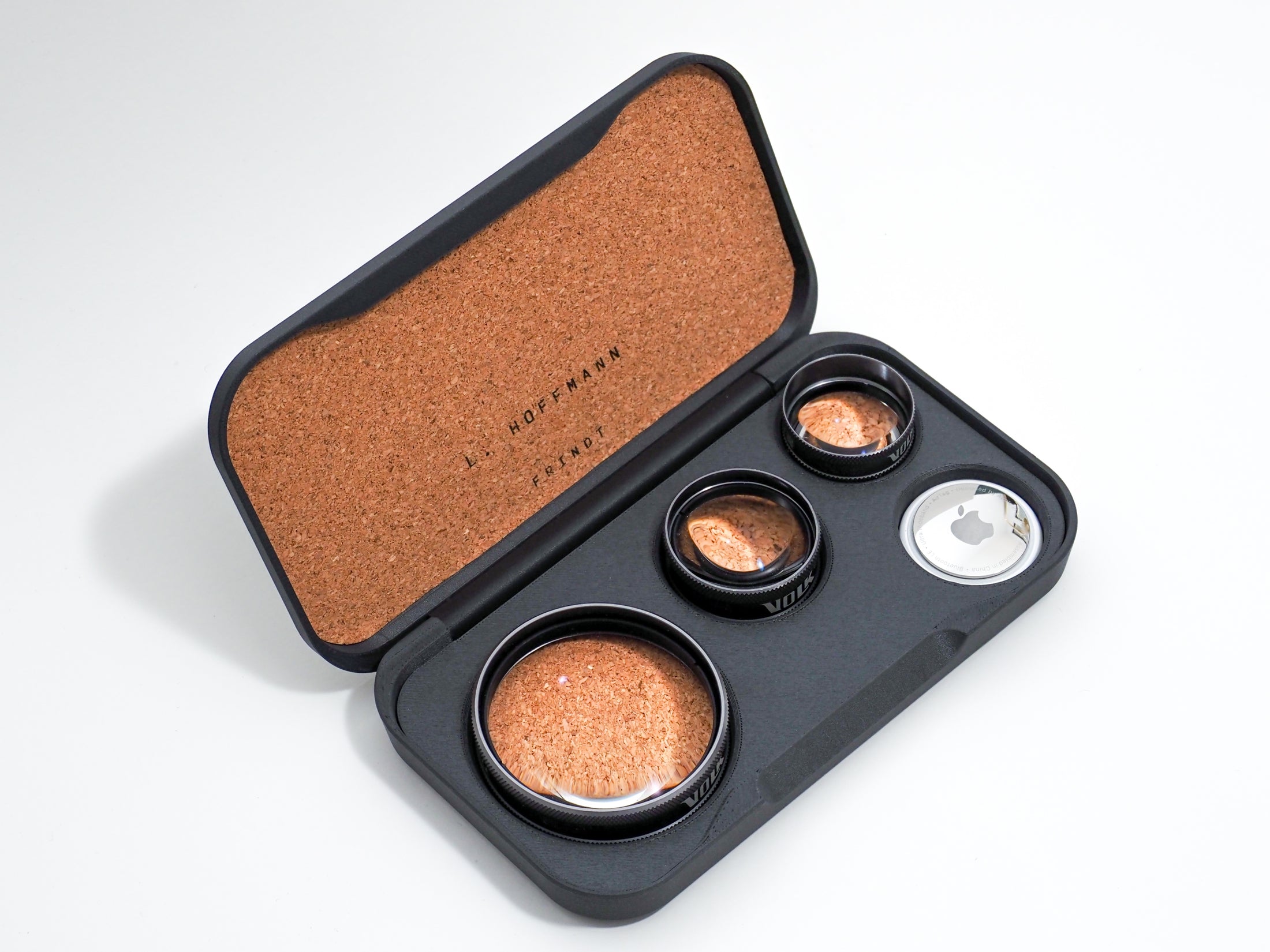 


Optional press-fit AirTag slot in Multi Lens Case
