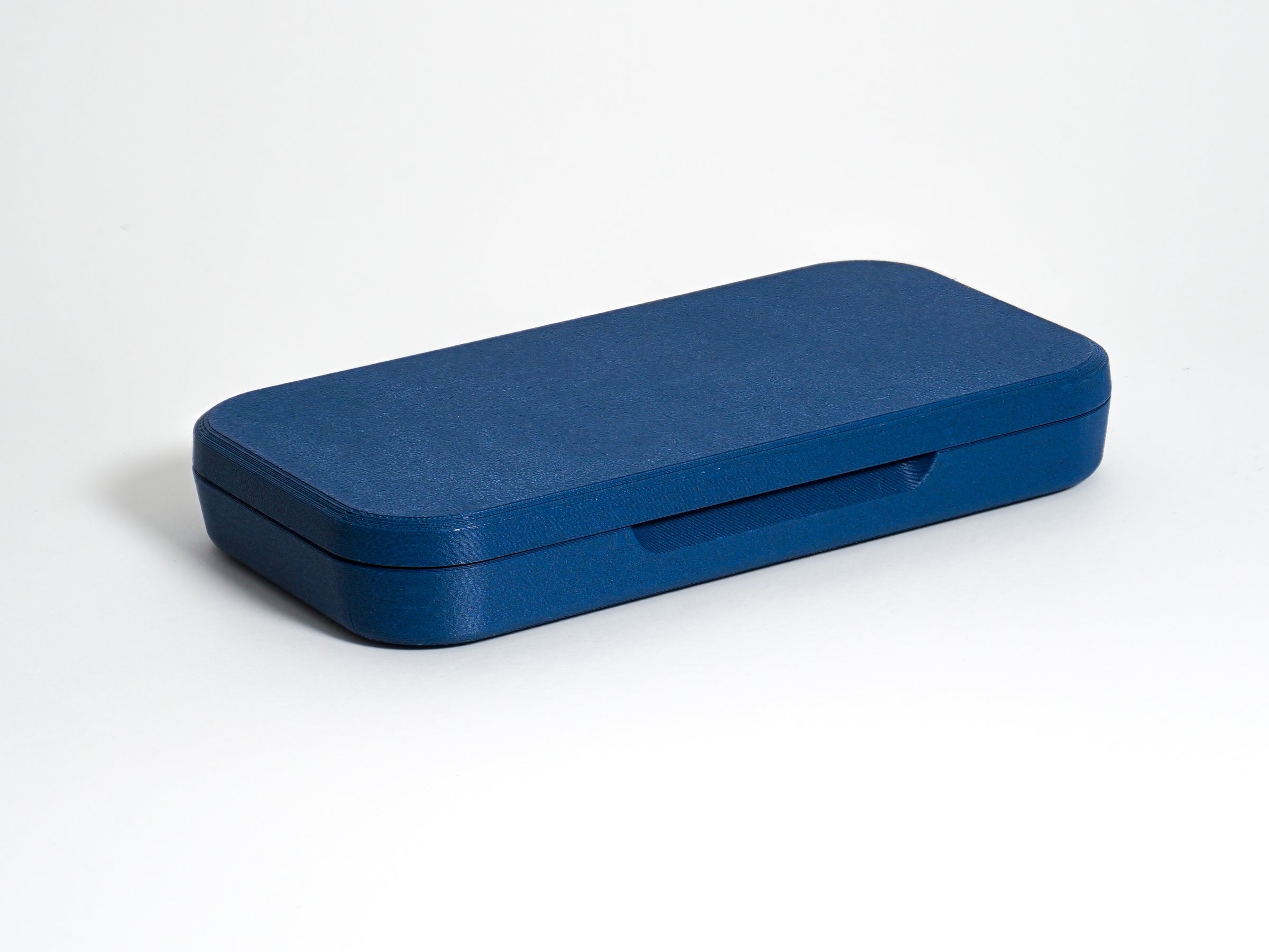 


    
Custom Lens Case in Midnight Blue color option
  
